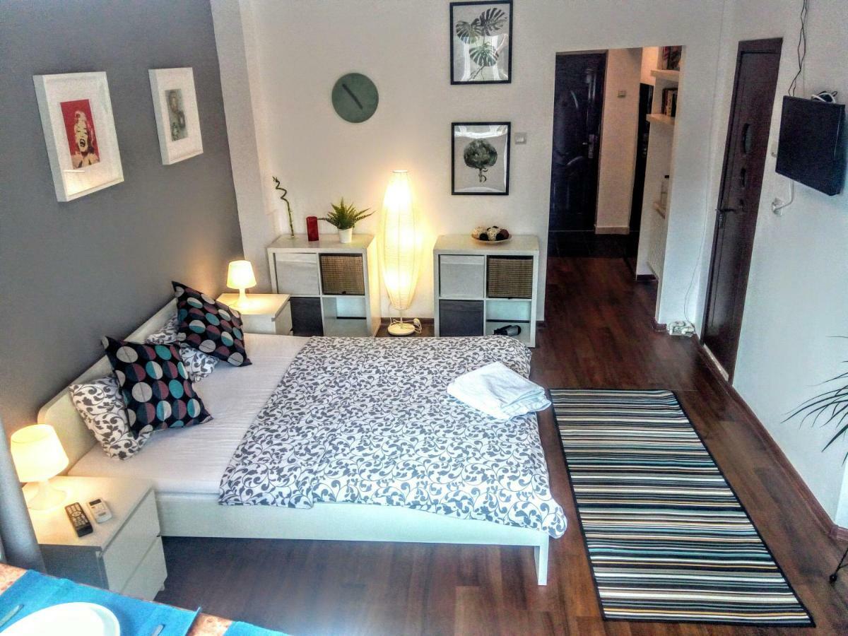 Central Bright Modern Studio Букурещ Екстериор снимка