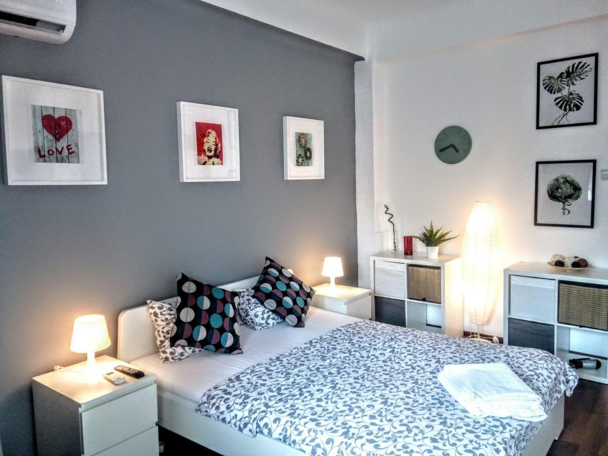 Central Bright Modern Studio Букурещ Екстериор снимка